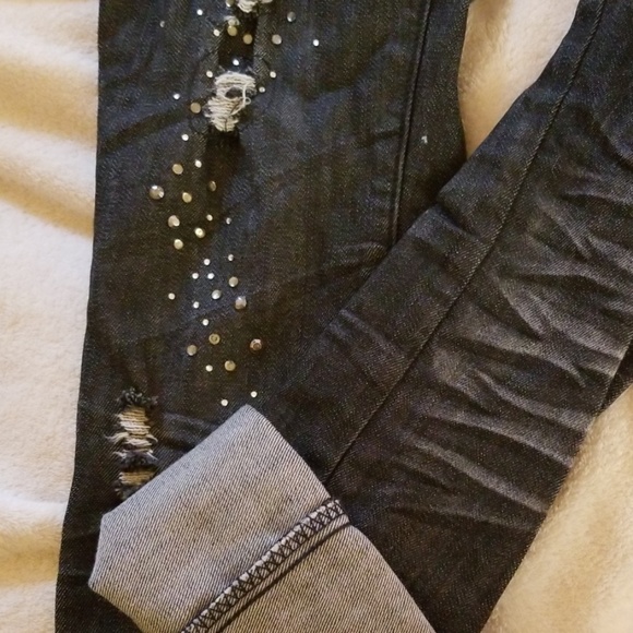 Capris - Picture 2 of 4